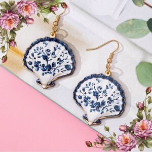 Elegant Blue and Gold‎ Floral Shell dangle Earrings